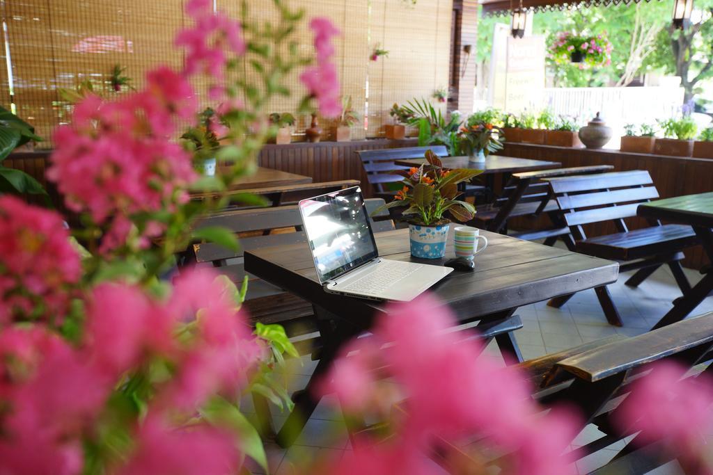 Nonni Guesthouse Chiang Mai Exterior photo